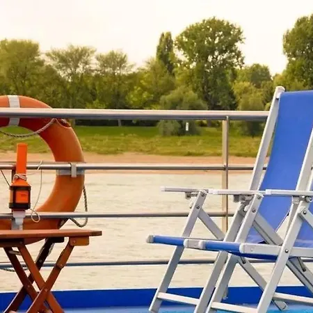 Hotelships Holland - Messe Hotelboat 4*