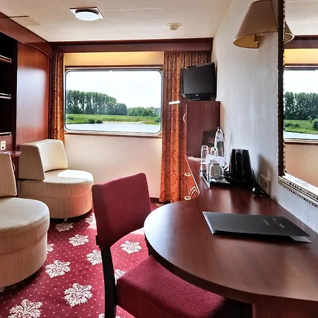 Hotelships Holland Hotel 4*